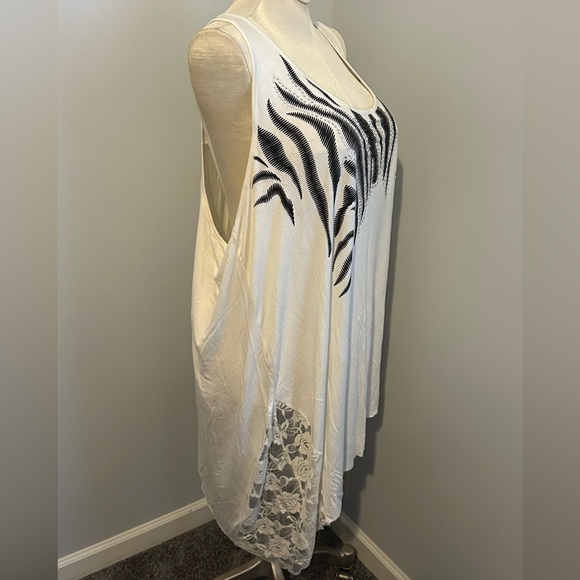 Lane Bryant A-Symmetrical Lace/Animal Print Top Size 26/28 - Picture 2 of 11